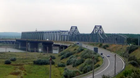 Se întâmplă începând de astăzi: Aceste persoane scapă de taxa de trecere pe podul Fetești-Cernavodă