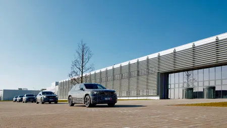 Primele BMW iX3, produse în Ungaria. În România, producţia de automobile a scăzut cu 14% în 2025