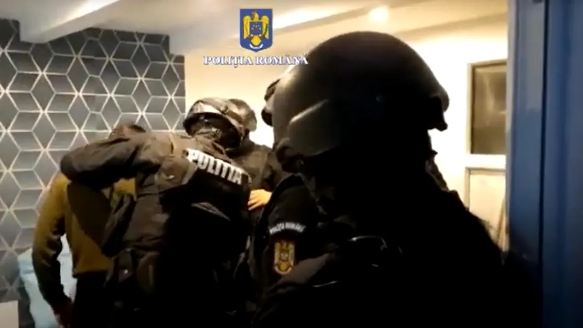 Percheziții de amploare într-un dosar de proxenetism. Unsprezece suspecți au fost reținuți, un al doisprezecelea este, deja, în penitenciar