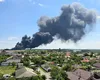 Incendiu uriaș pe DN2A, după impactul dintre o autocisternă cu benzină și un buldoexcavator. Traficul a fost blocat, iar pompierii au intervenit cu roboți