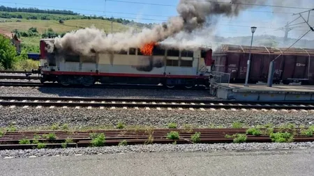 Incendiul de la locomotiva unui tren din gara Dumbrăveni a fost lichidat