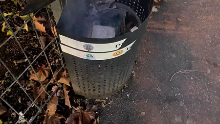 Mucuri de țigară nestinse aruncate în gunoi. Un foc a izbucnit