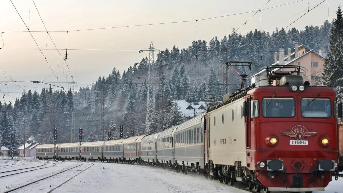 Mersul trenurilor. Întârzieri în vestul țării din cauza ninsorilor