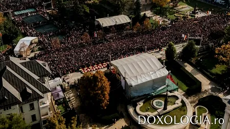 Pelerinaj istoric la Iaşi de Sfânta Parascheva: 32.000 de oameni la Sfânta Liturghie şi familii premiate pentru credinţă şi dăruire