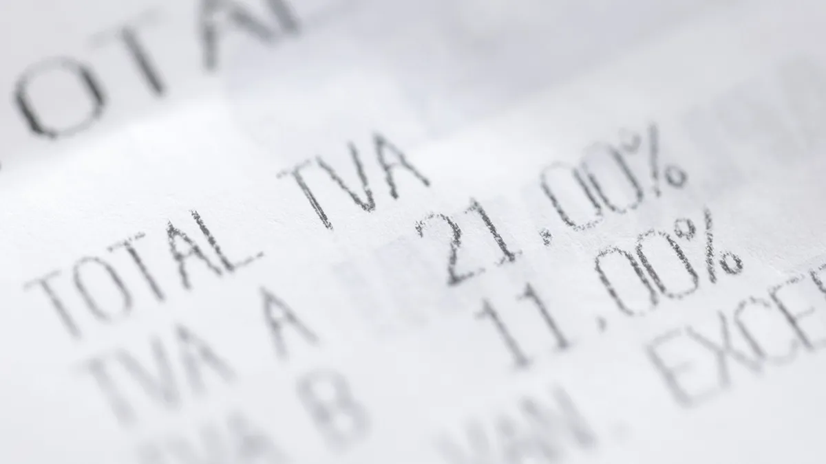 Guvernul pregătește majorarea TVA pentru HoReCa, patronatele și Radu Oprea avertizează că măsura ar lovi direct populația