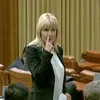 Omerta la români: Elena Udrea primește onoruri de „supermafioată”