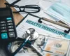 Mii de români plătesc contribuția la sănătate fără a beneficia de asigurare