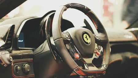 Compania auto pregătită pentru Trump şi tarifele lui. Analiştii o văd ca pe o excepţie în sectorul auto european
