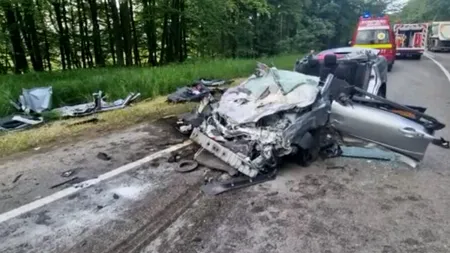 Accident grav în Suceava. Doi tineri au murit în urma coliziunii între un TIR și două mașini VIDEO