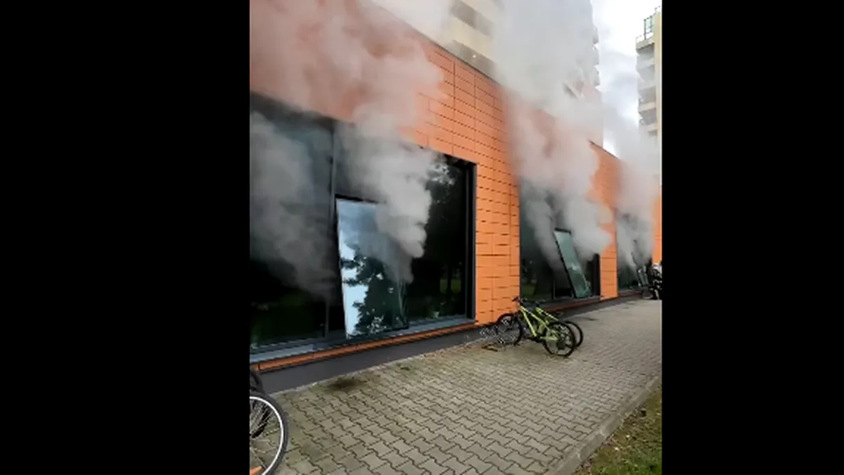 Un nou moment de panică în Capitală: Incendiu la subsolul unui bloc de pe Plevnei