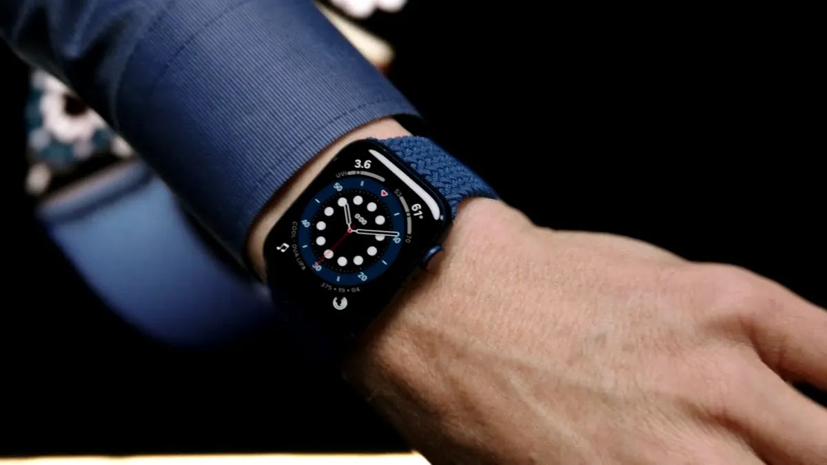 Apple inventează ceasurile care îţi măsoară temperatura şi glicemia