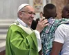 Papa Francisc: Mările și deșerturile să nu devină cimitire ale migranților!