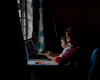 Bani de la stat: 200 de euro pentru elevii și studenții care vor să-și cumpere laptop