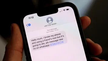 Avertisment al Poliției Române: Nouă metodă de fraudă pe WhatsApp