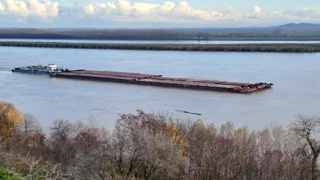 Insula formată pe Dunăre reprezintă un pericol pentru navigație și Faleza din Galați, avertizează un navigator