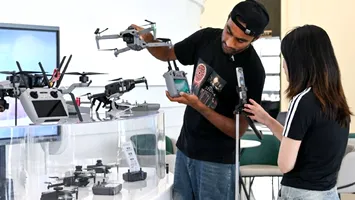 Mare amenințare omisă de parada lui Xi: startup-urile chineze de inteligență artificială transformate în arme