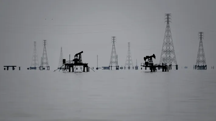 Miza de 300 de miliarde: cum vrea Trump să scoată Rusia și China de pe piața petrolului folosind ”Venezuela decapitată”