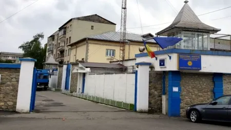 Zece deținuți de la Penitenciarul Târgu Jiu primesc burse de merit