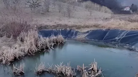 Tragedie la Sighișoara. Două surori de 2 și 3 ani s-au înecat după ce au căzut într-un lac artificial