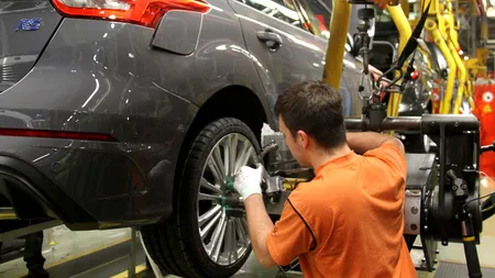 Electrificarea forţată face noi victime. De ce concediază Ford mii de angajaţi