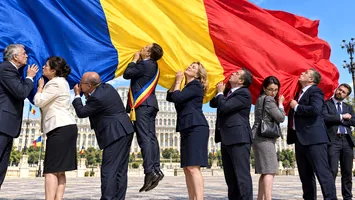 Pupă steagul sau scoate banii! AUR introduce patriotismul cu amendă