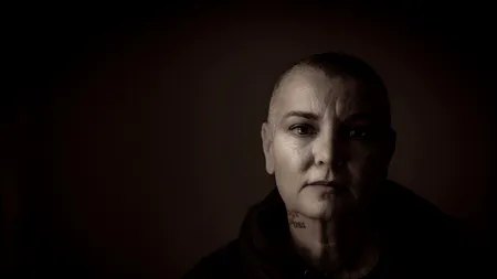 Sinéad O'Connor a încercat să se sinucidă. Cântăreața a fost internată în spital