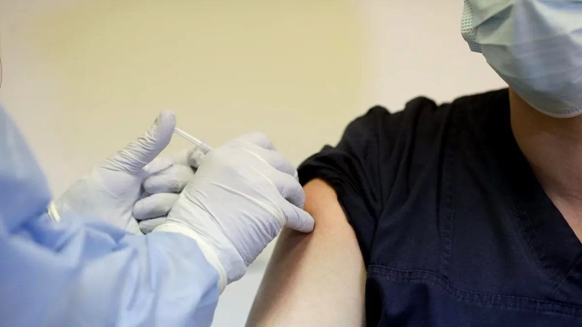 Detalii importante despre vaccinul anti-Covid: Este afectat de noua tulpină din Marea Britanie?