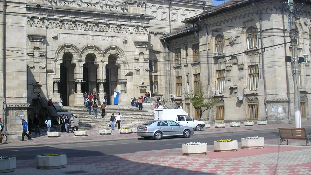 Se încing luptele pentru „șefia” Universității din Galați. Rector interimar, o fostă consilieră PSD