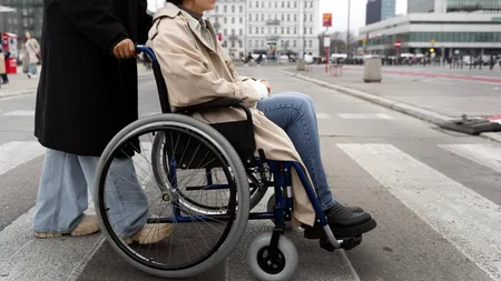 Încep înscrierile pentru e-voucherele de 39.000 lei destinate copiilor cu dizabilități. Ghid pas cu pas