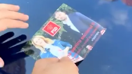 Sectorul 5: Abțibilduri cu Adrian Vigheciu și Gabriela Firea, lipite pe mașini după încheierea campaniei electorale