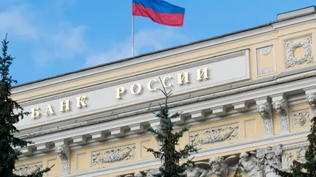 Banca Centrală a Rusiei dublează dobânda de referință și le cere companiilor să-și vândă valuta