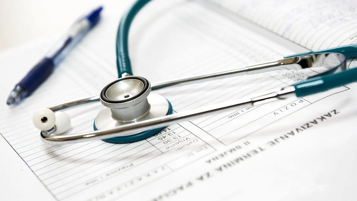 ANAF „se pune” pe medici și pe stomatologi. Deocamdată, cu vorba bună