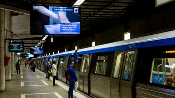 Cum vor circula metroul și autobuzele STB de Revelion