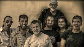 Cutiuța muzicală: Timpuri Noi – cronica râsului interzis
