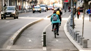 Capitala – în coada clasamentului european al numărului de „străzi școlare“ și piste de biciclete protejate