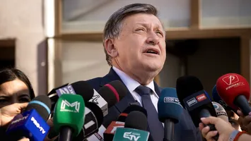 Crin Antonescu lasă de înţeles că îşi va anula votul în turul 2: Finala “horror” pentru România se apropie