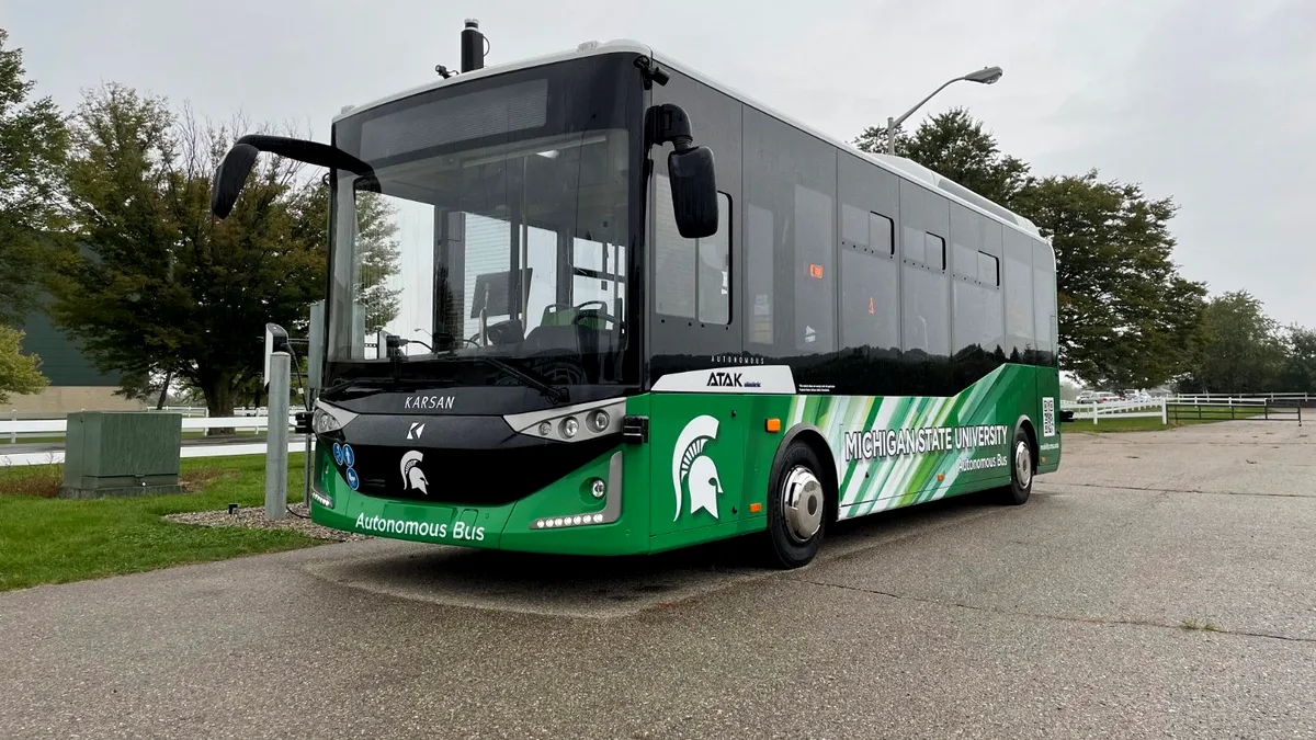 Dacă legea ar permite, noile autobuze din Iași ar circula fără șofer
