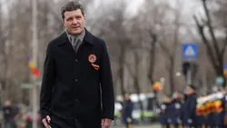 Huiduieli și tensiune la Alba Iulia. Nicușor Dan nu a scăpat de furia mulțimii