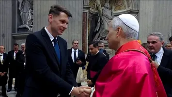 Mircea Abrudean, președintele interimar al Senatului, l-a invitat pe Papa Leon al XIV-lea în România la ceremonia de inaugurarea pontificatului (VIDEO)