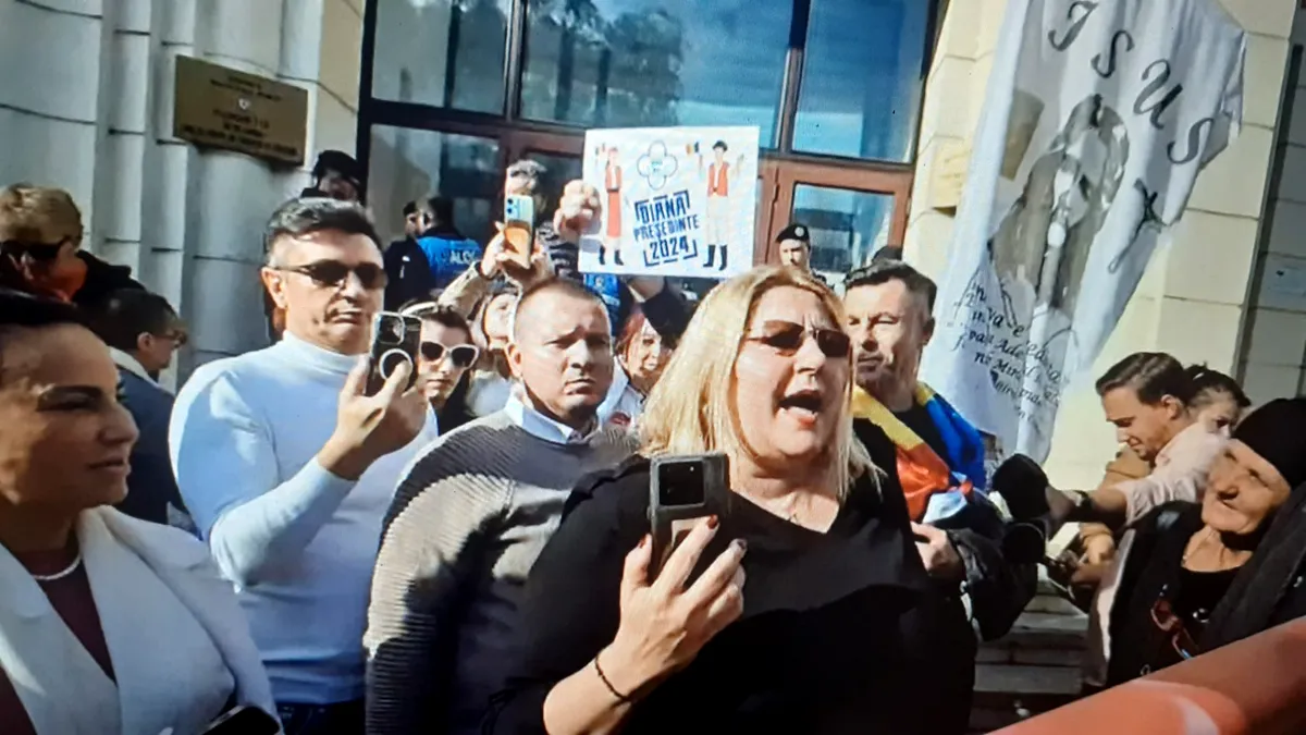 Hemoragie de parlamentari în partidul Dianei Șoșoacă! Câți aleși mai rămân în SOS România?