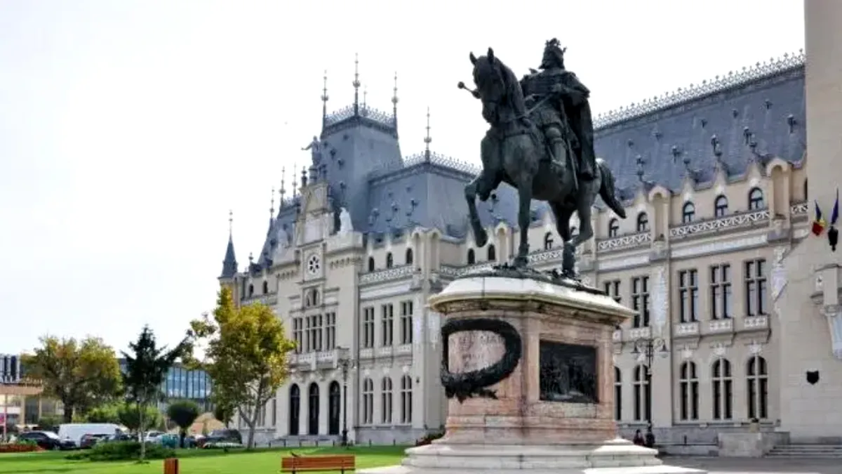 Descoperire în burta calului. O scrisoare din 1882, ascunsă într-o sticlă, găsită în statuia lui Ștefan cel Mare