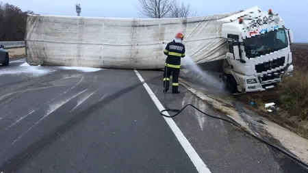 Un TIR răsturnat a blocat traficul pe DN5