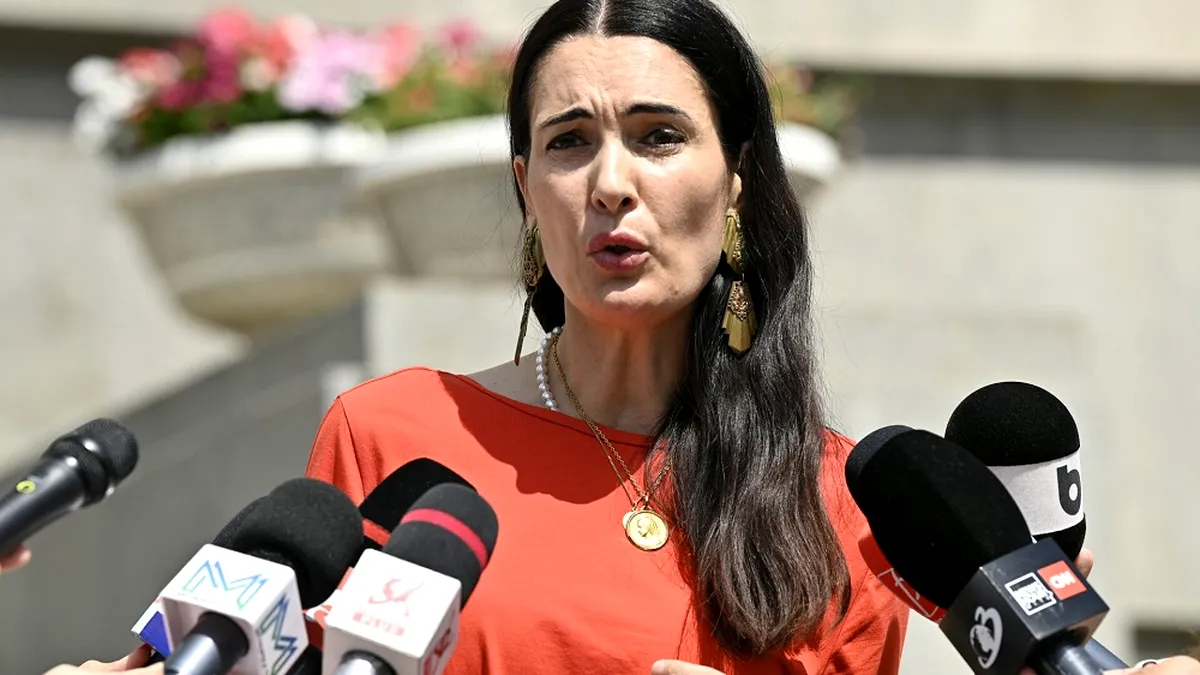 Clotilde Armand a avut o cădere nervoasă în fața jurnaliștilor