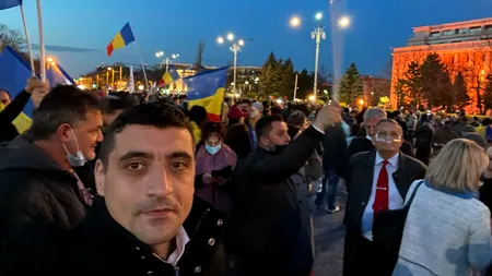Proteste în fața Palatelor Victoria și Cotroceni. Mesajul liderului AUR din mijlocul manifestanților