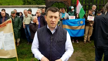 Șeful Consiliului Judeţean Harghita susține că amplasarea crucilor pentru soldații români în locul celor maghiari în cimitirul de la Valea Uzului constituie infracţiune