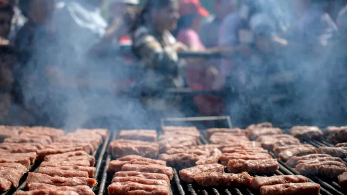 Mici, dar celebri! Vedeta grătarului de 1 Mai e disputata de multe bucătării