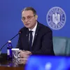 Primul test al lui Niculescu: cum vrea să crească pensiile fără să scape deficitul de sub control