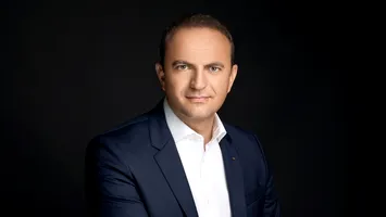 A 4-a schimbare de lider la PNL Galați. Noul șef, deputatul George Scarlat are la activ mai multe gafe la voturile în Parlament