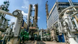 Azomureș scapă de prăbușire: combinatul vital pentru fermierii români poate fi repornit prin Romgaz