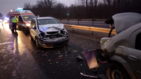 Accident pe A1. Două femei - din care una este însărcinată - au ajuns la spital